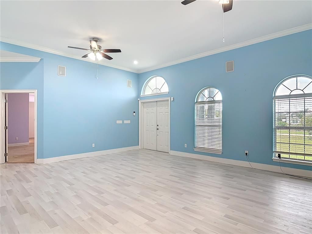 Empty room, Interior, Recessed Lighting, Wood Texture Flooring