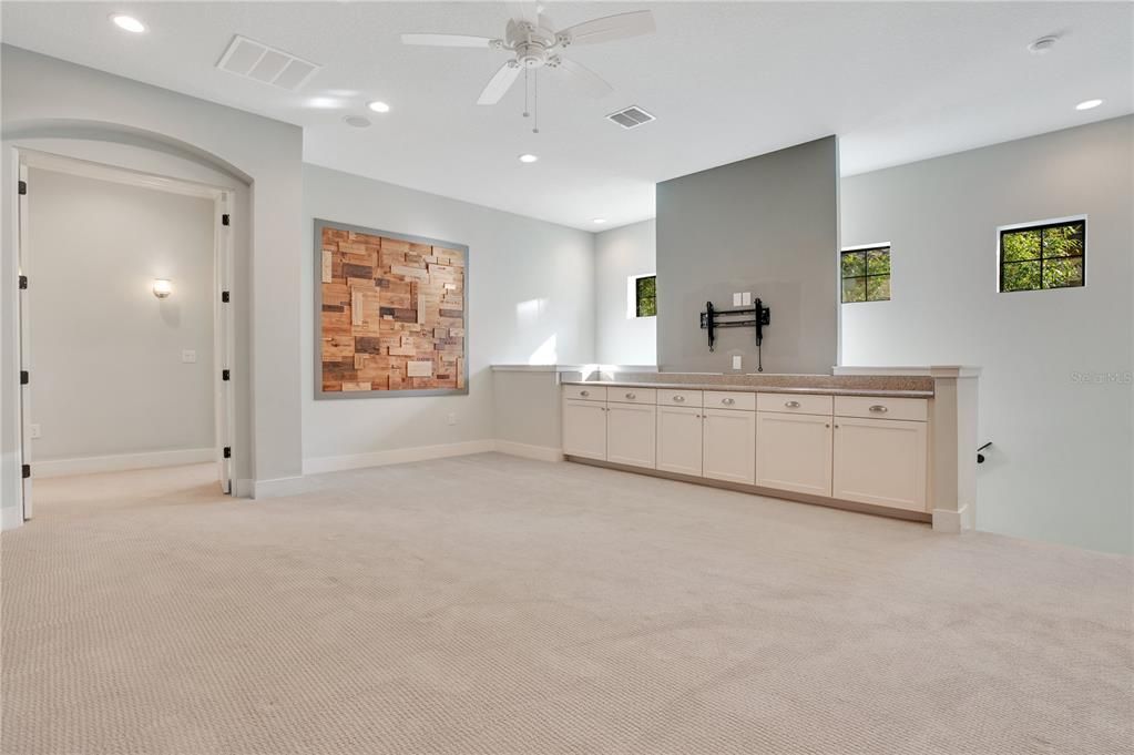 Empty room, Interior, Recessed Lighting