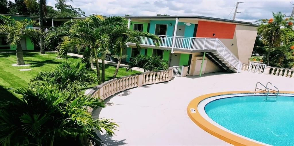 Exterior, Pool
