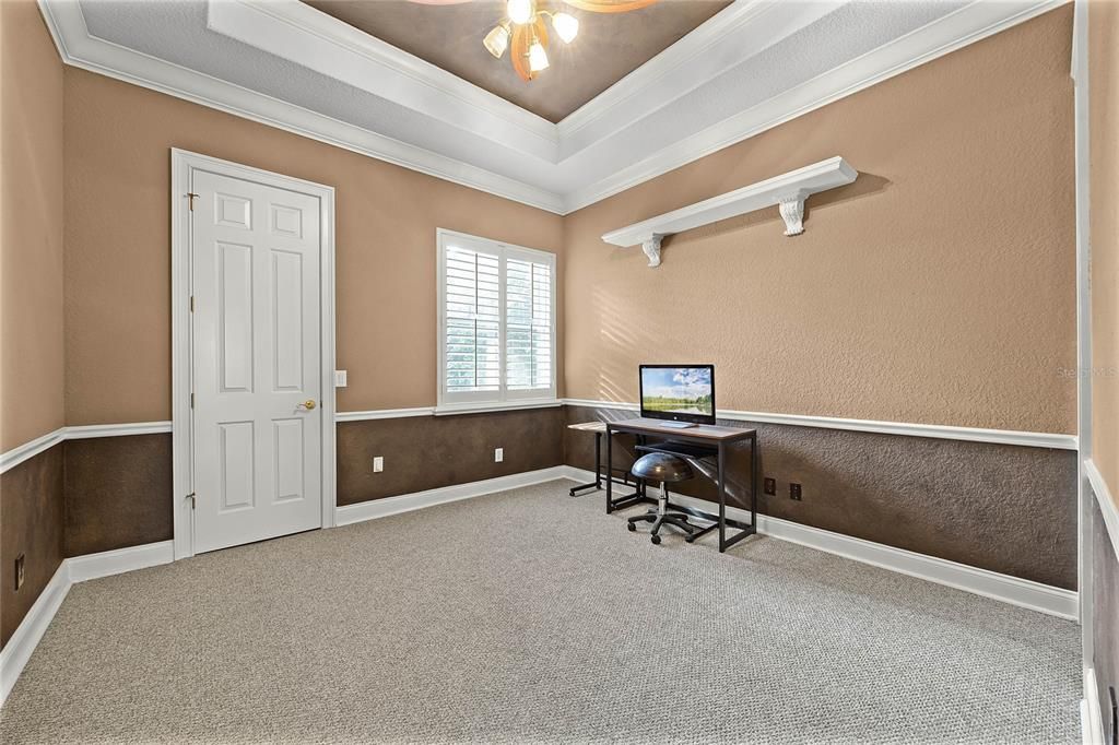 Home Office, Interior