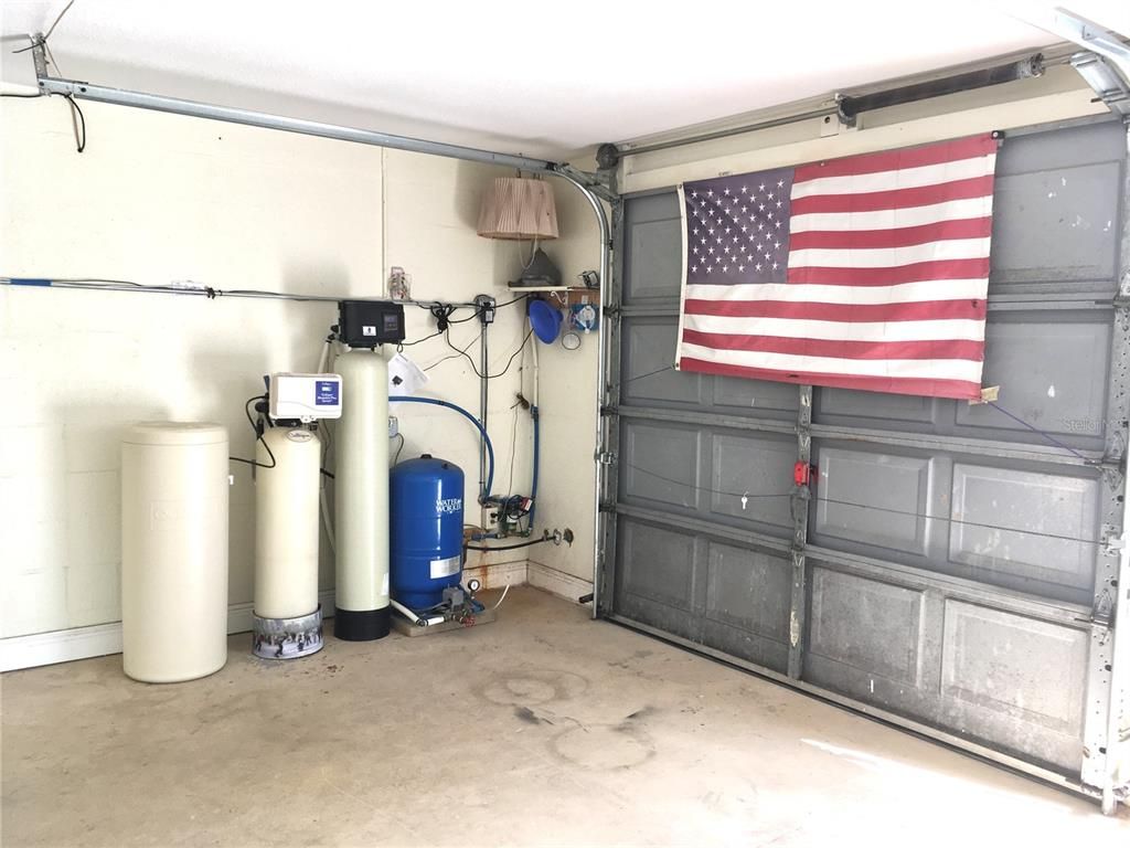 Garage, Interior