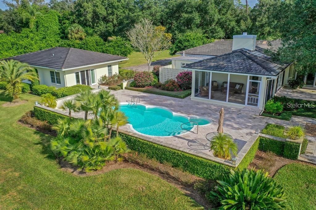 Exterior, Pool