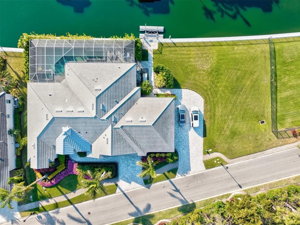Exterior, Drone