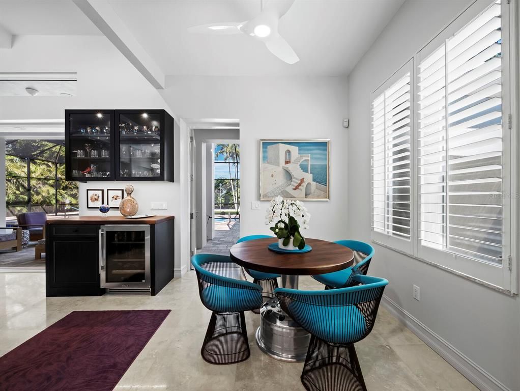 Dining room, Interior