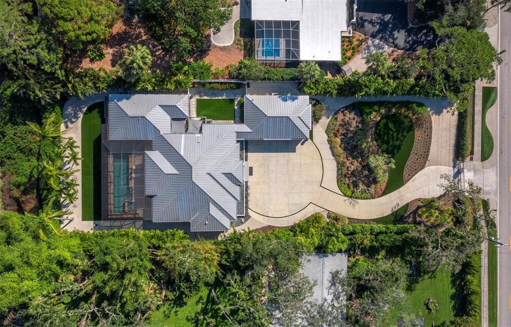 Exterior, Drone