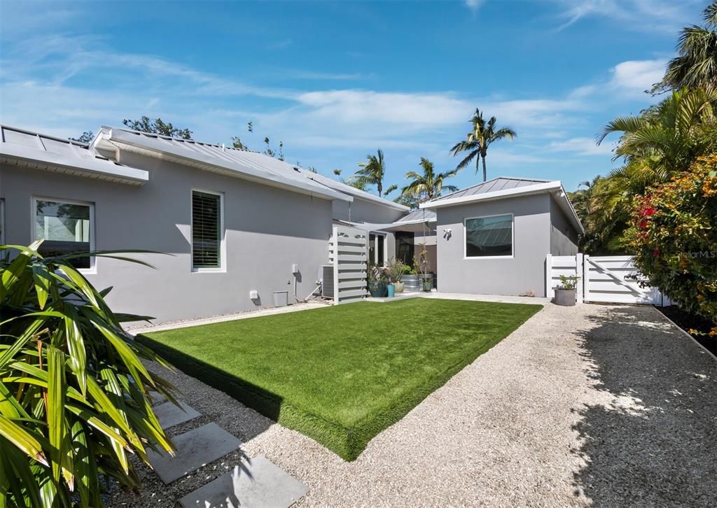 Backyard, Exterior
