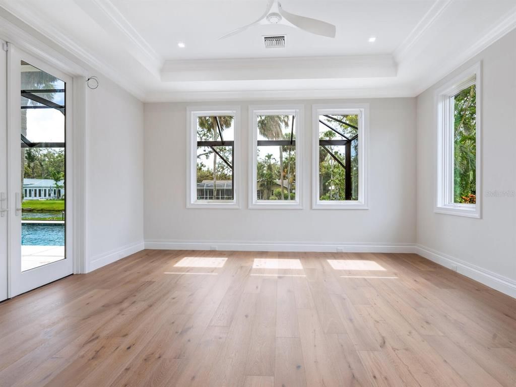 Empty room, Interior, Recessed Lighting, Wood Texture Flooring