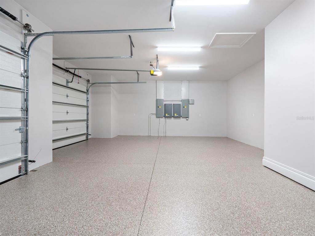 Garage, Interior