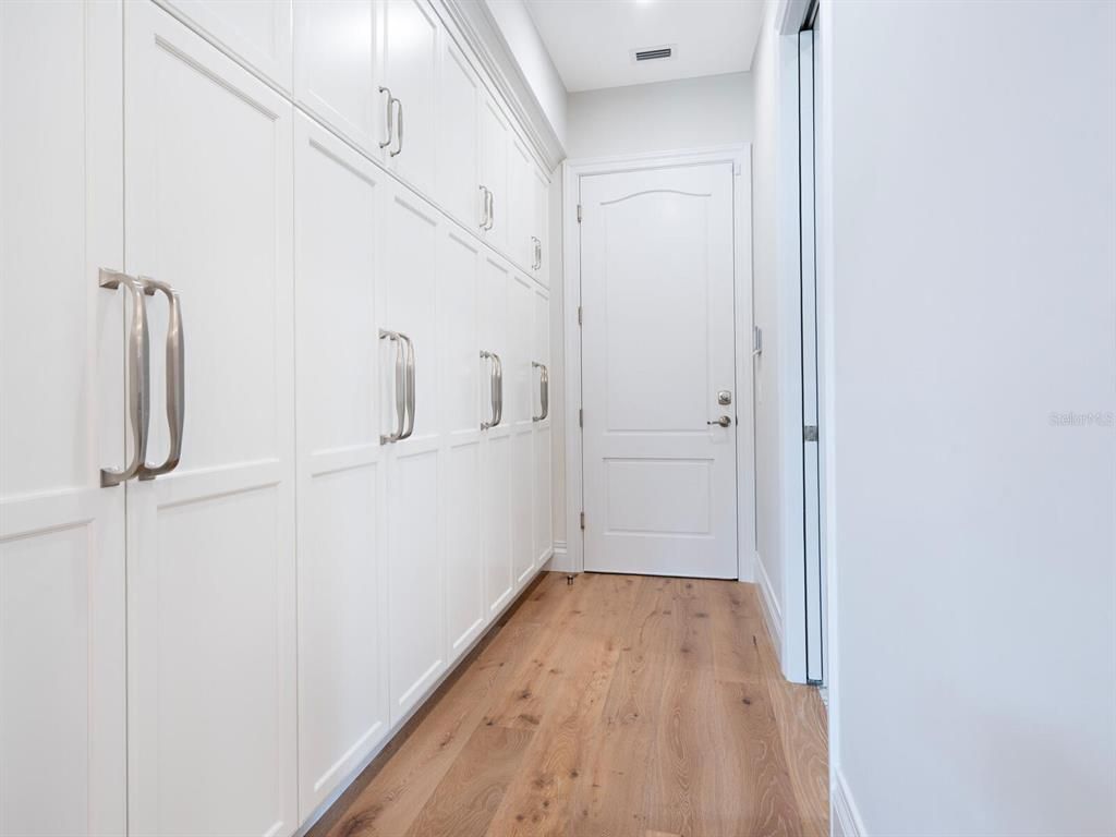 Interior, Recessed Lighting, Walk-in Closets, Wood Texture Flooring