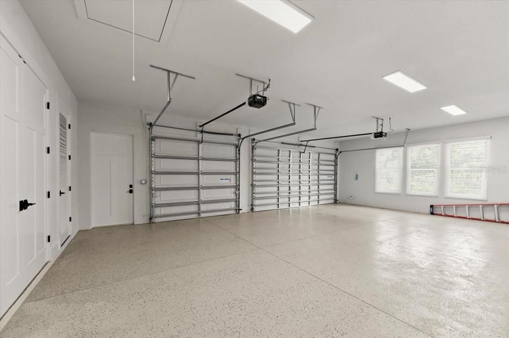 Garage, Interior