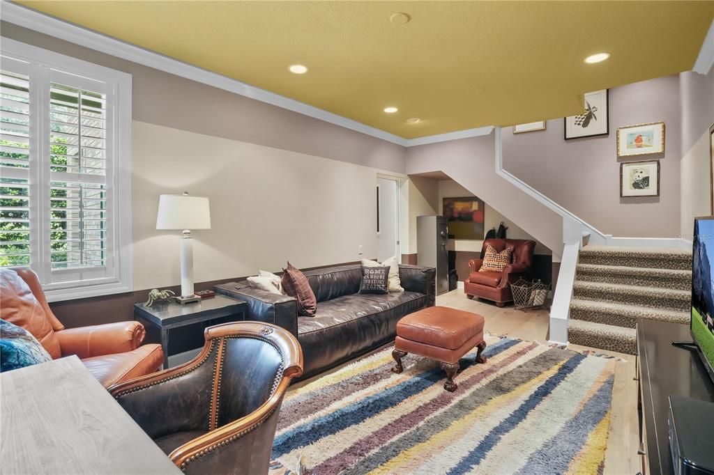 Interior, Living room, Recessed Lighting, Wood Texture Flooring