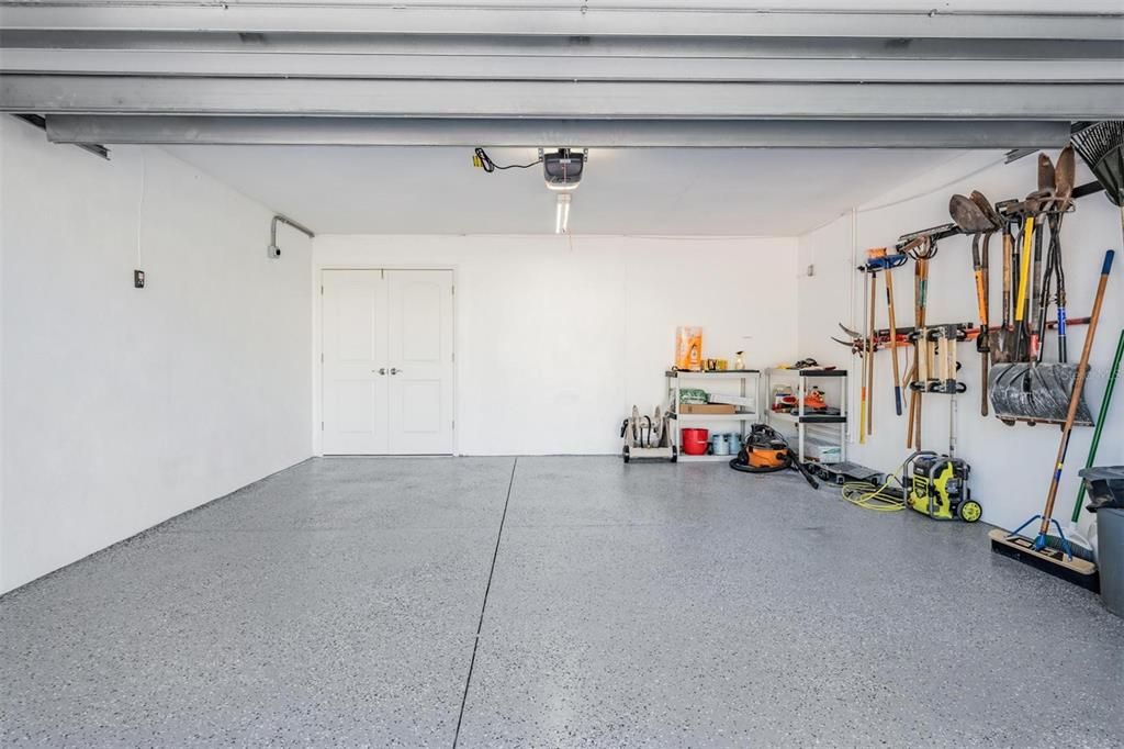 Garage, Interior