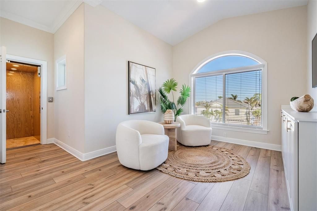 Interior, Recessed Lighting, Wood Texture Flooring