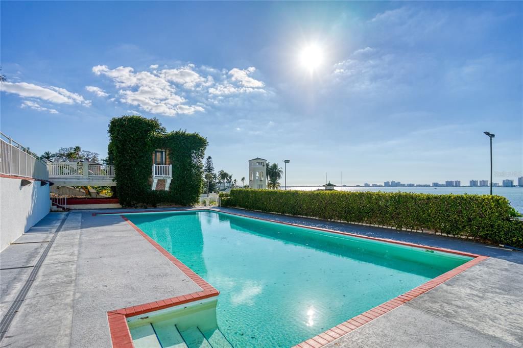 Exterior, Pool