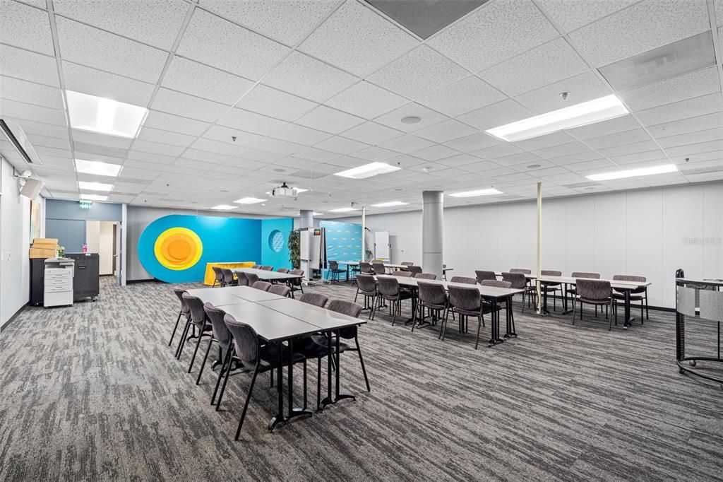 Dining room, Interior, Recessed Lighting