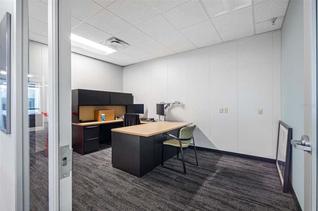 Home Office, Interior