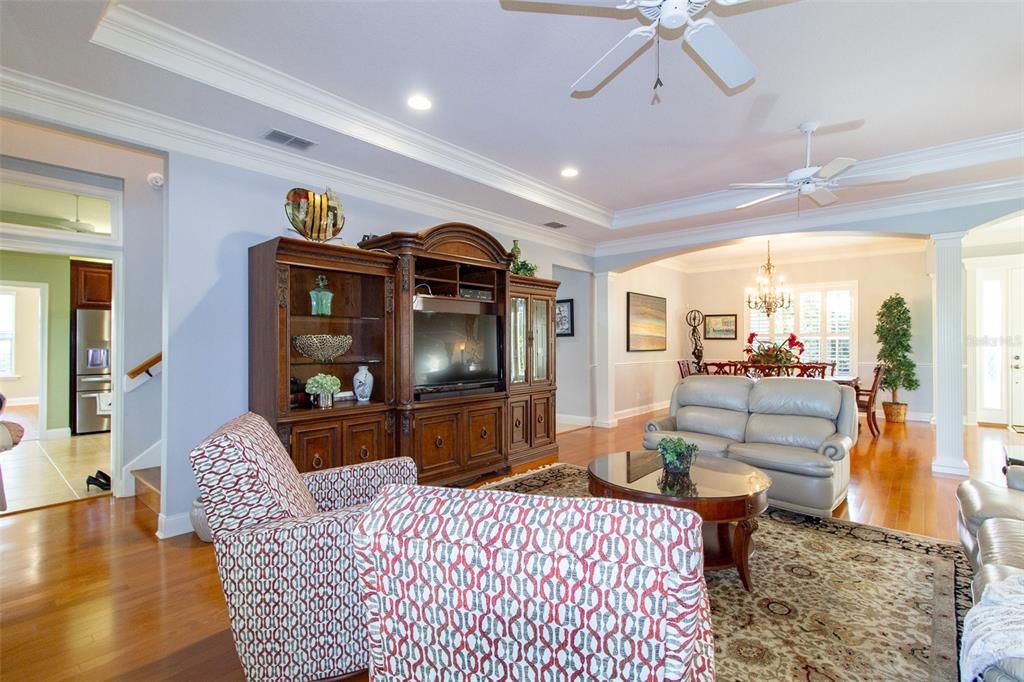 Chandelier, Dining room, Interior, Living room, Recessed Lighting, Wood Texture Flooring