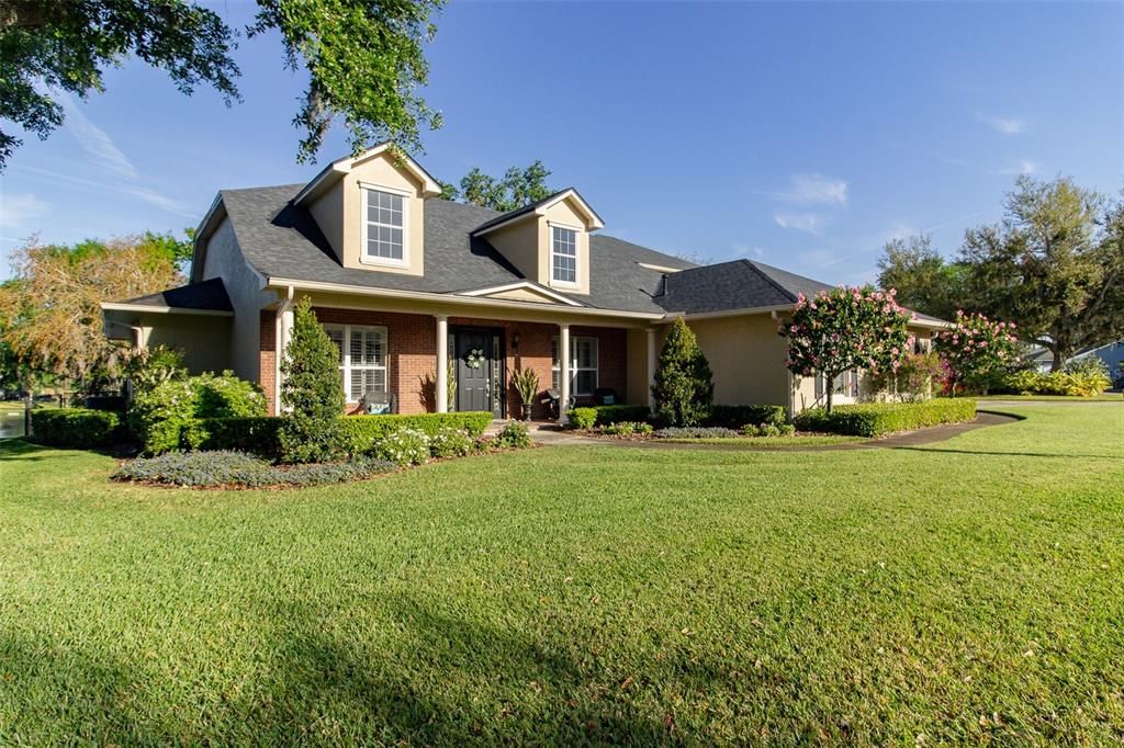 Backyard, Exterior, Facade, Brick Facade, Ranch