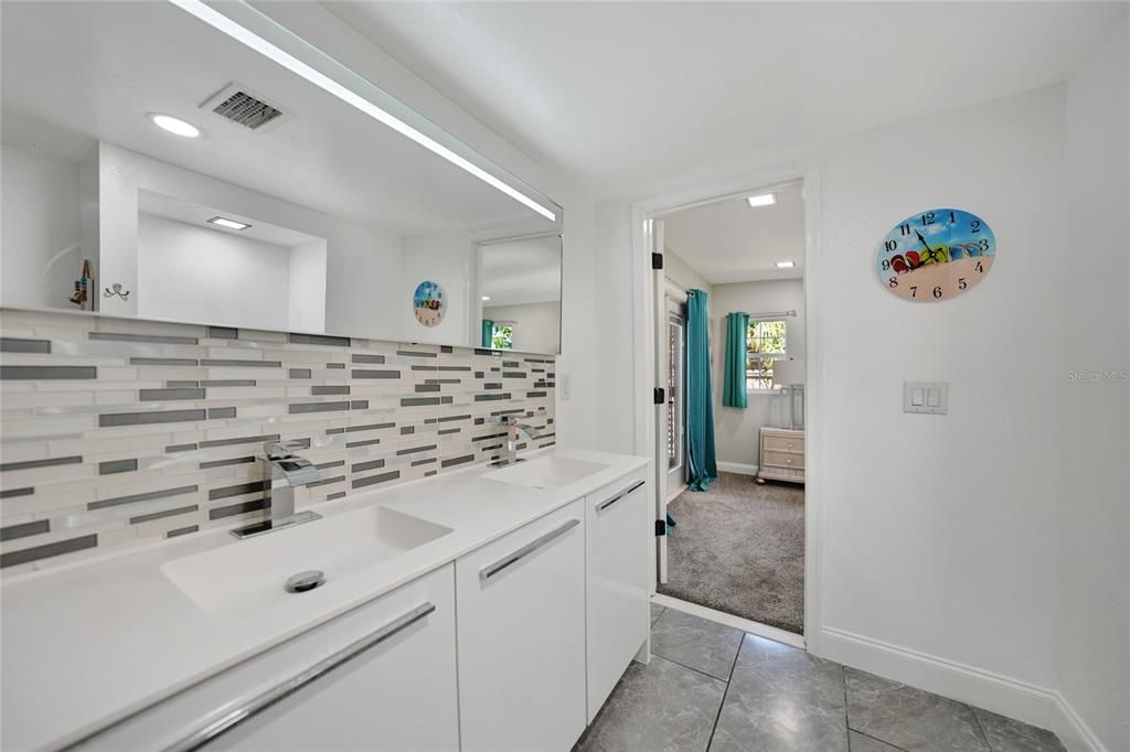Bathroom, Interior, Recessed Lighting