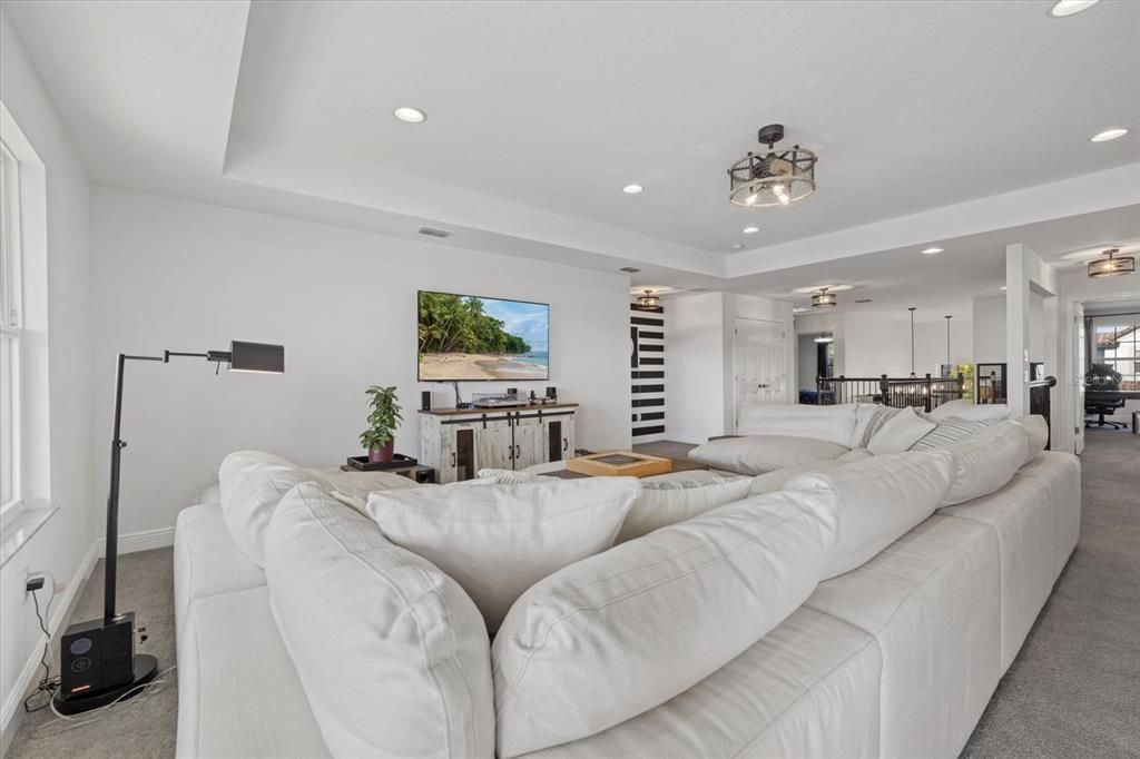 Interior, Living room, Pendant Lights, Recessed Lighting