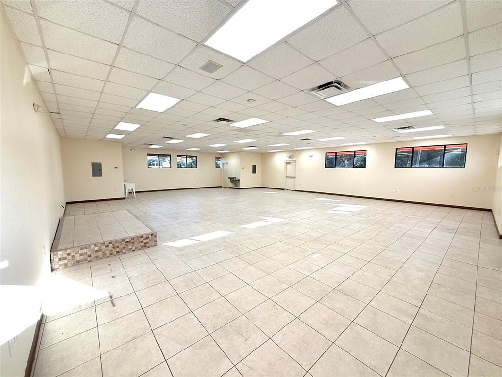 Empty room, Interior, Recessed Lighting