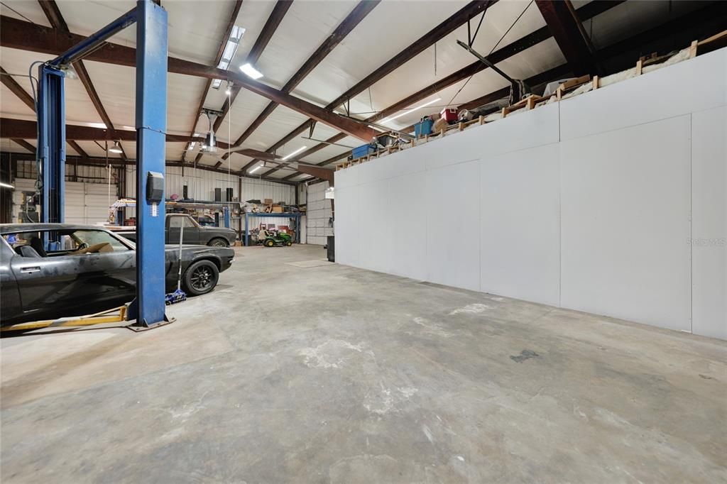 Garage, Interior