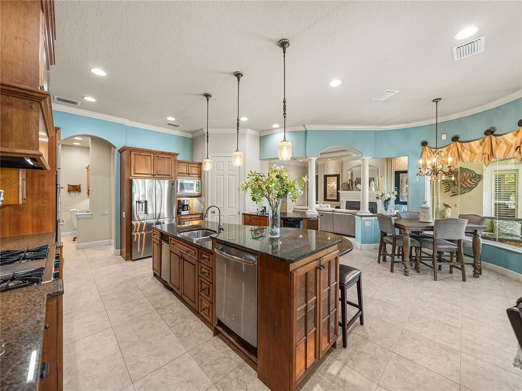 Chandelier, Dining room, Interior, Kitchen, Pendant Lights, Recessed Lighting, Stainless Steel Appliances