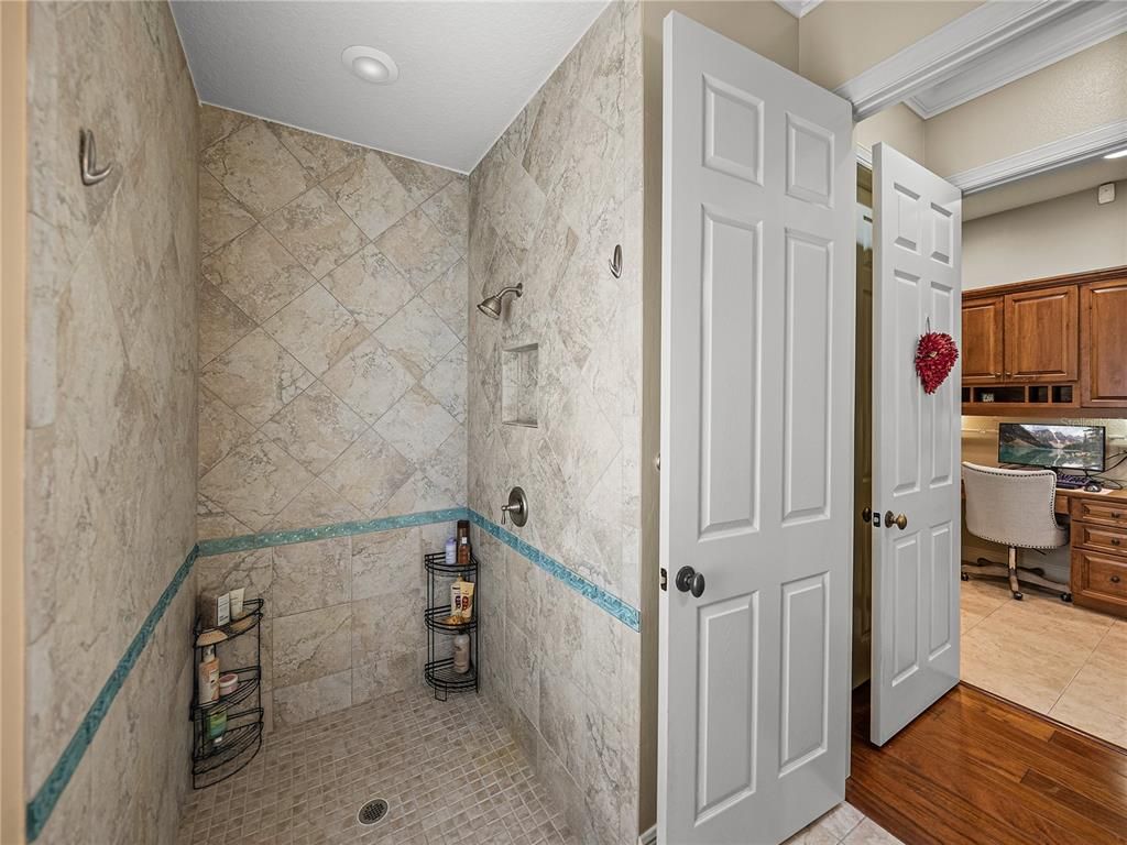 Bathroom, Interior, Recessed Lighting, Wood Texture Flooring