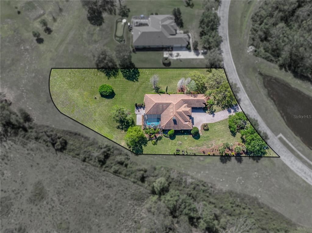 Exterior, Drone