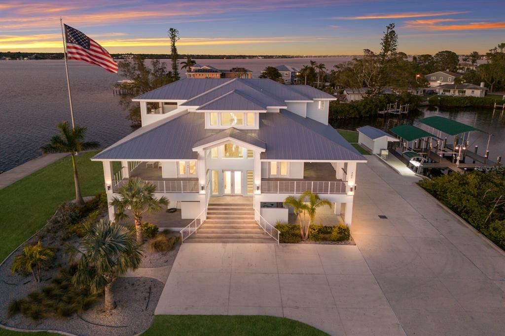 Exterior, Drone