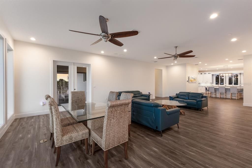 Dining room, Interior, Living room, Pendant Lights, Recessed Lighting, Wood Texture Flooring