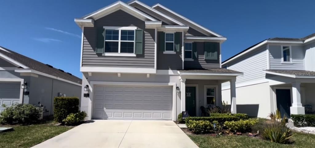 Attached, Exterior, Facade, American Craftsman