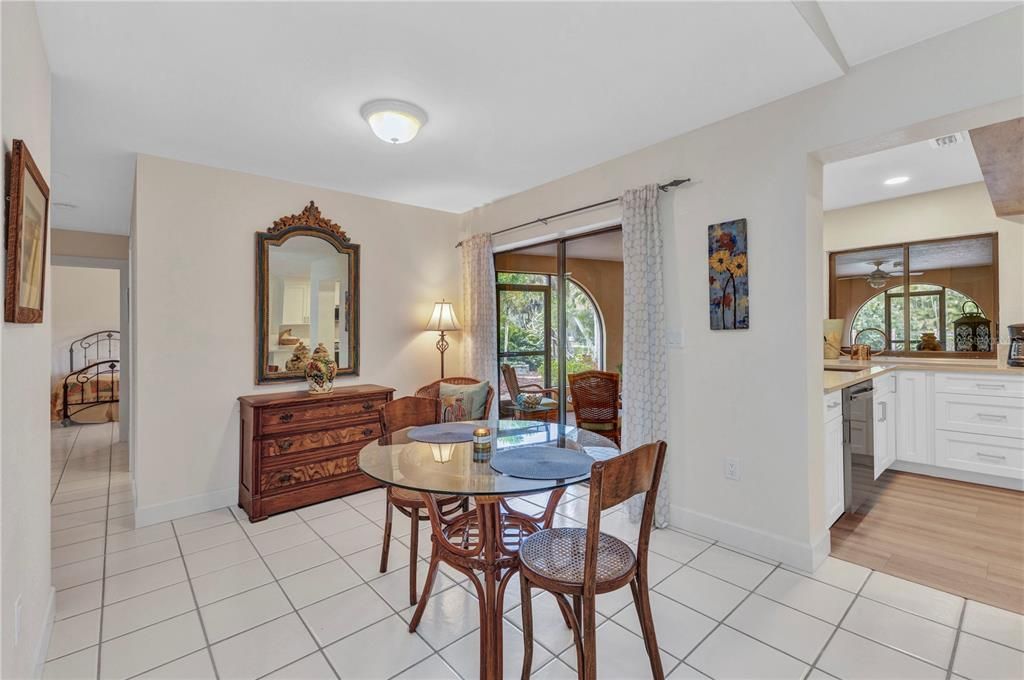 Dining room, Interior, Recessed Lighting