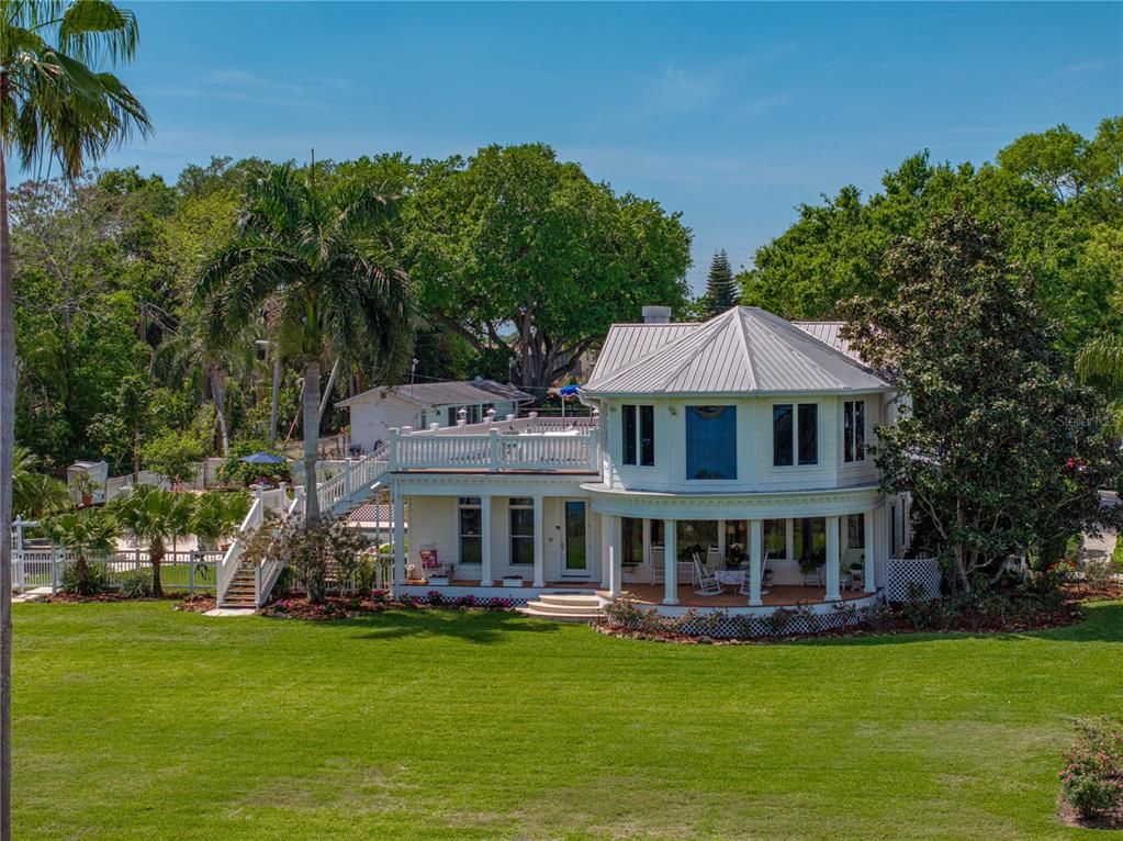 Backyard, Exterior