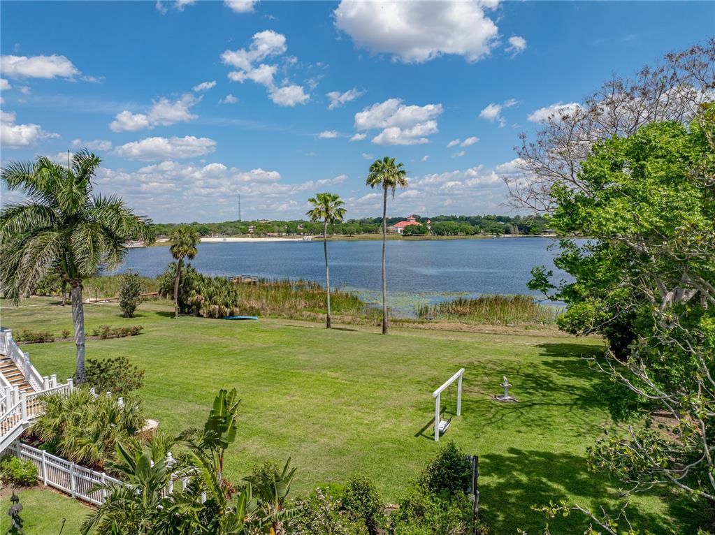 Exterior, Lake