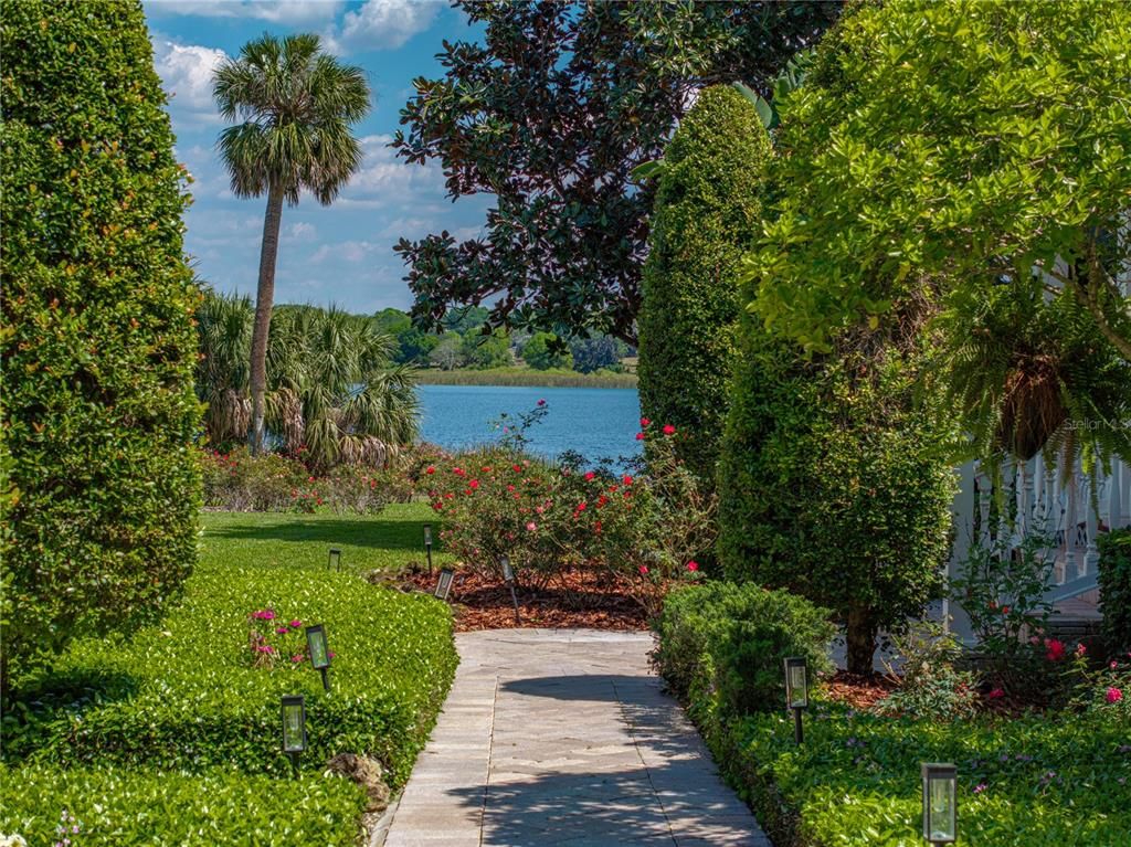 Exterior, Lake