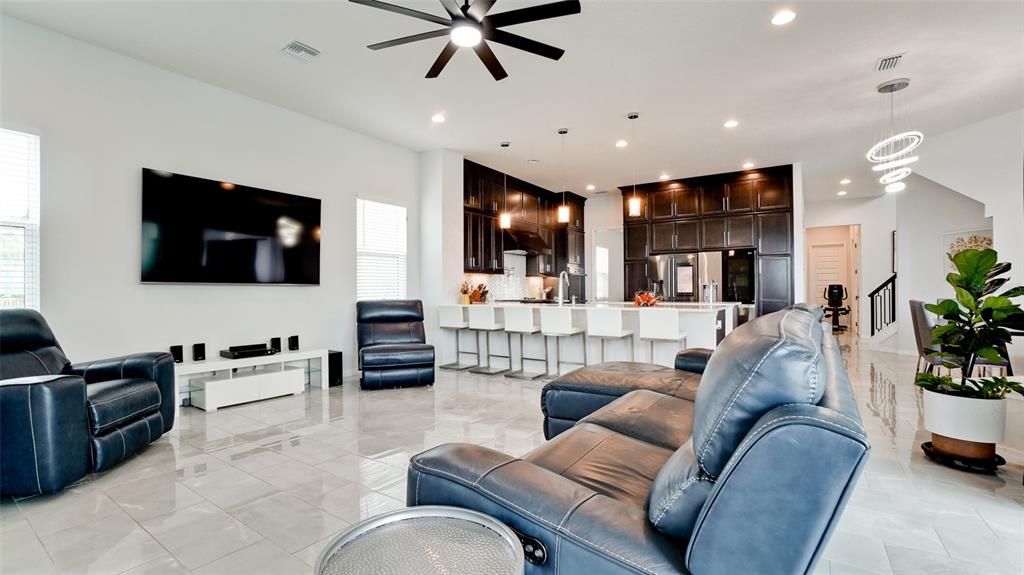 Interior, Kitchen, Living room, Pendant Lights, Recessed Lighting, Stainless Steel Appliances
