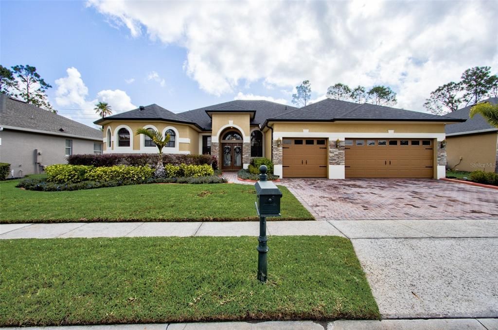 Attached, Exterior, Facade, Ranch