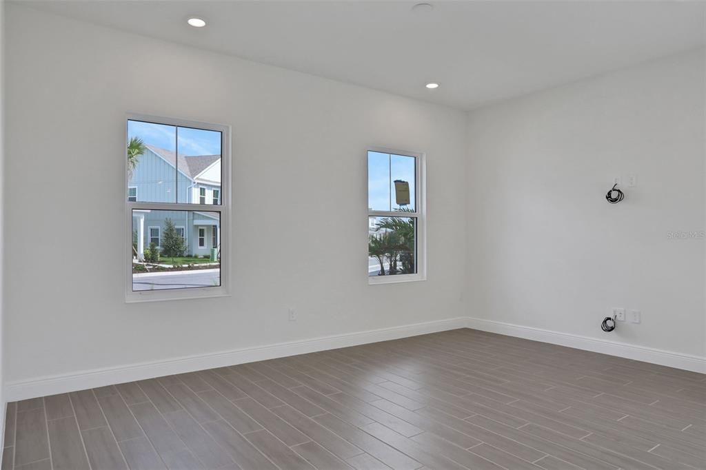 Empty room, Interior, Recessed Lighting, Wood Texture Flooring