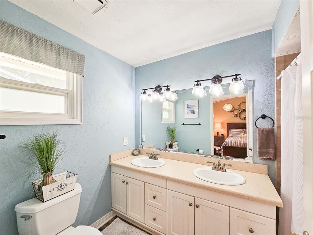 Bathroom, Bedroom, Dual Sink Vanities, Interior