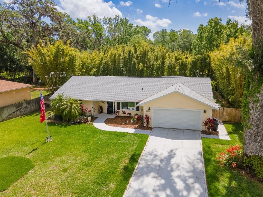 Attached, Exterior, Facade, Ranch