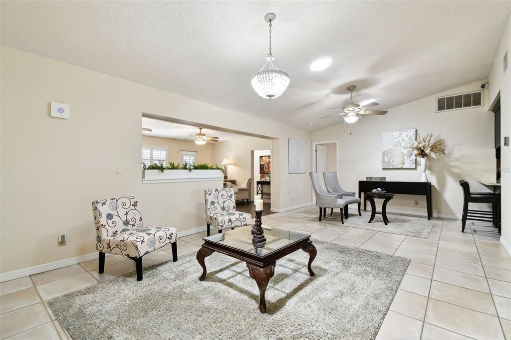 Interior, Living room, Pendant Lights, Recessed Lighting