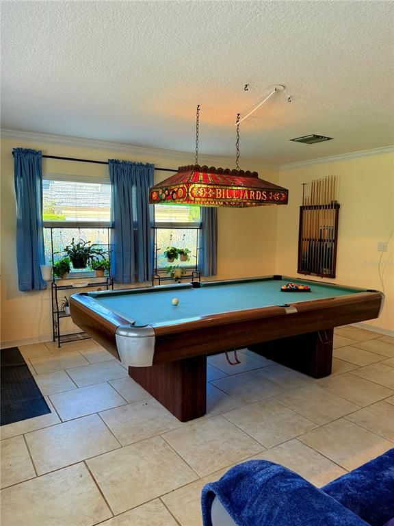 Billiard Table, Game Room, Interior
