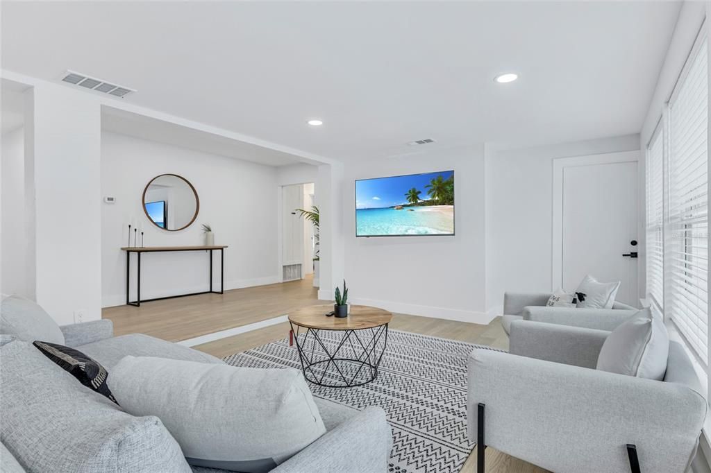 Interior, Living room, Recessed Lighting, Wood Texture Flooring