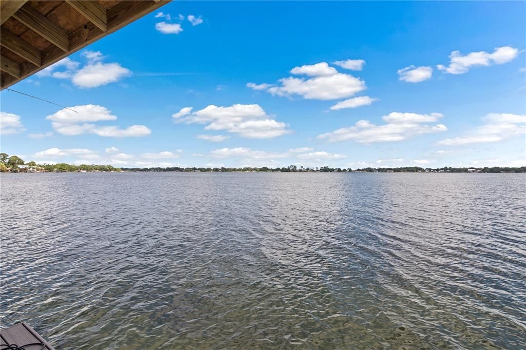 Exterior, Lake