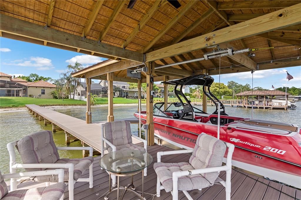 Exterior, Lake