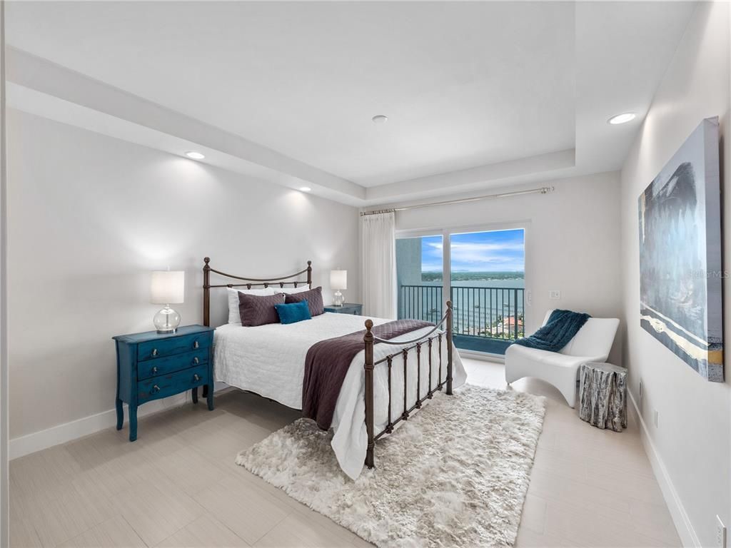 Bedroom, Interior, Recessed Lighting, Water