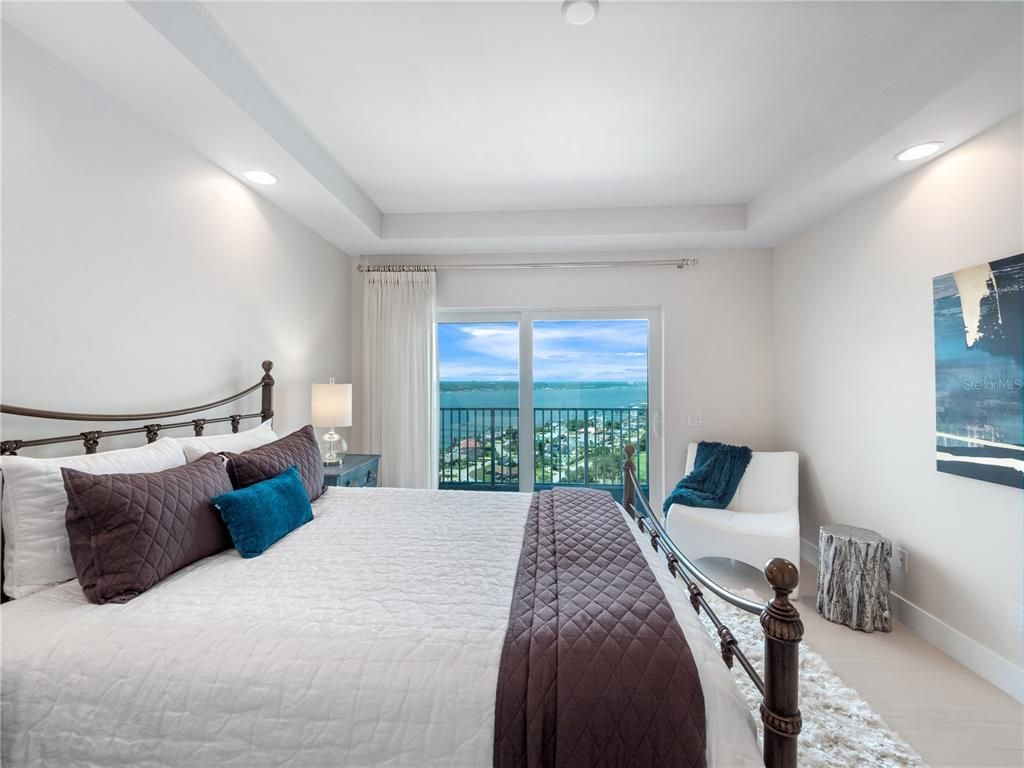 Bedroom, Interior, Recessed Lighting, Water
