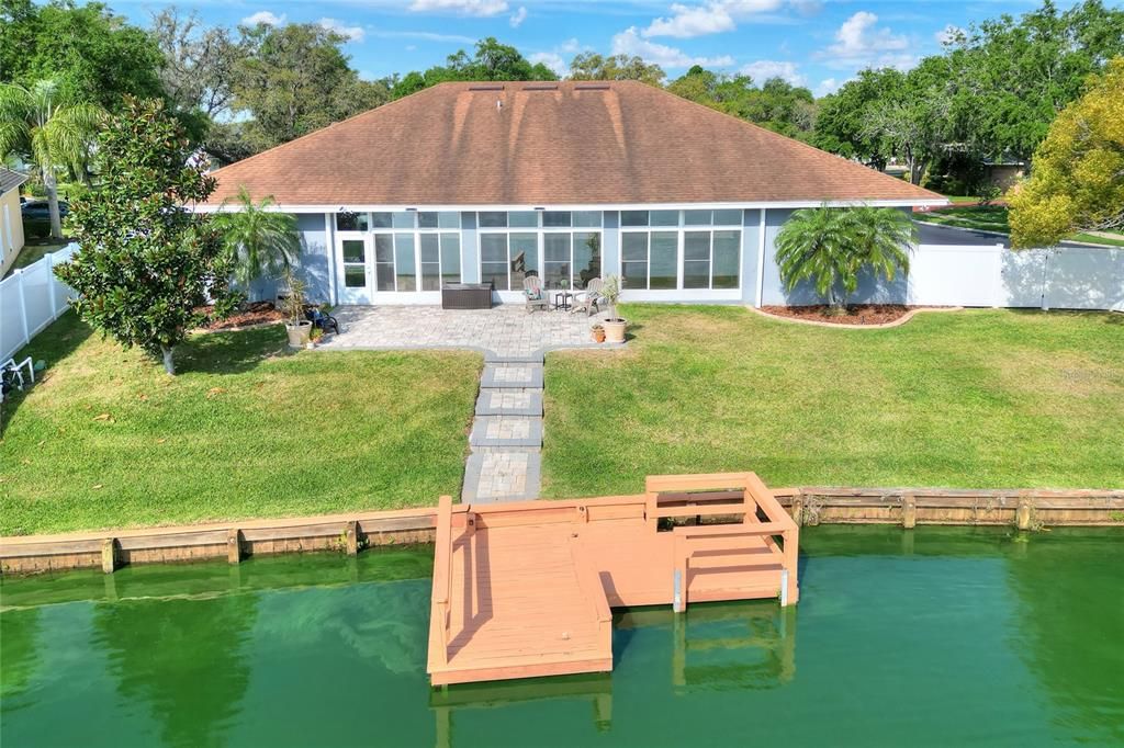 Exterior, Lake