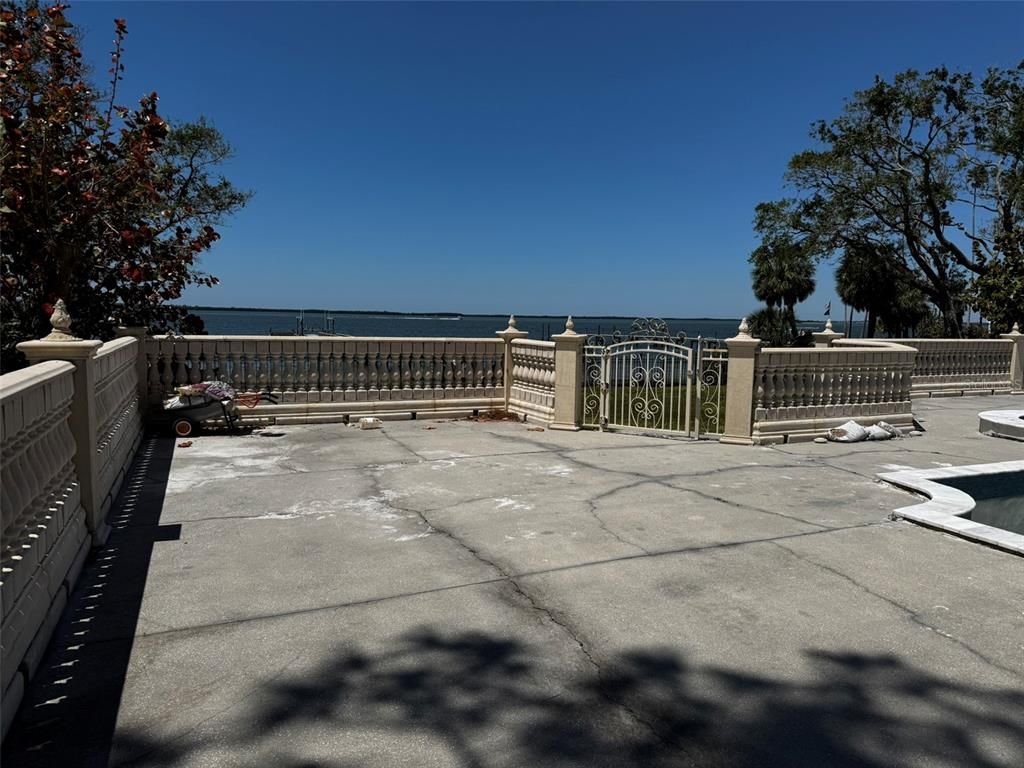 Exterior, Water